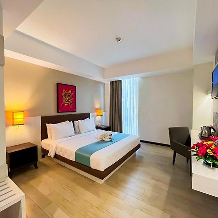 Luxury Malioboro Hotel Yogyakarta Bagian luar foto
