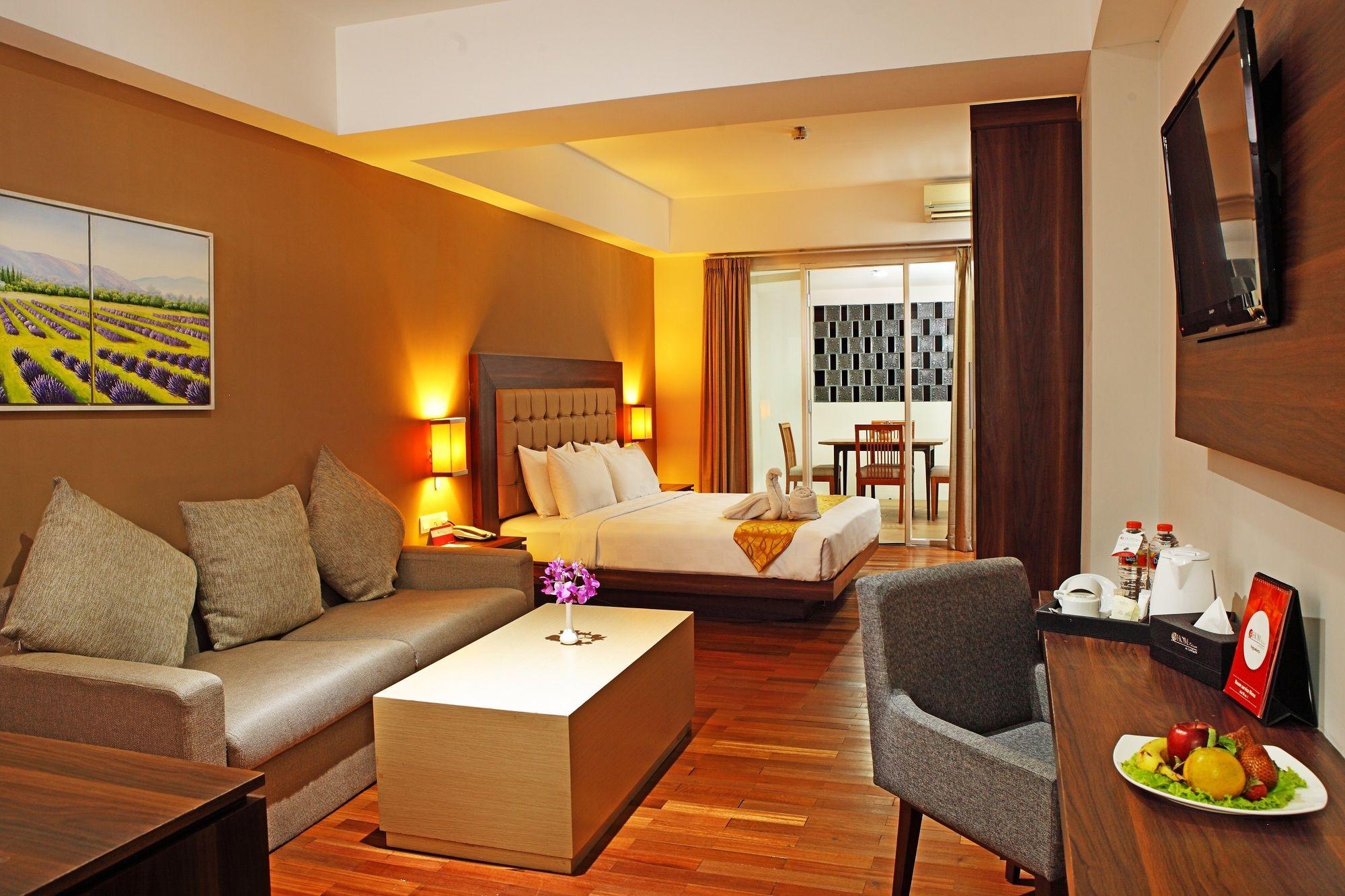 Luxury Malioboro Hotel Yogyakarta Bagian luar foto