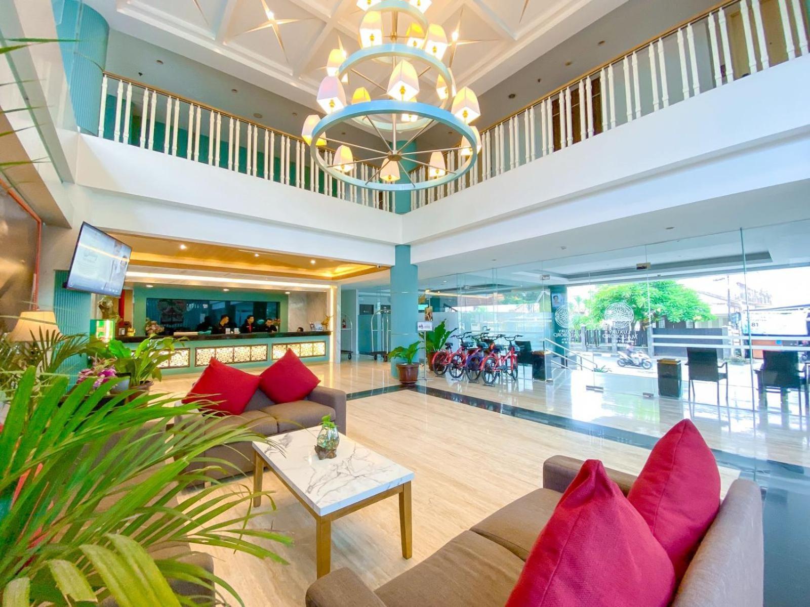 Luxury Malioboro Hotel Yogyakarta Bagian luar foto