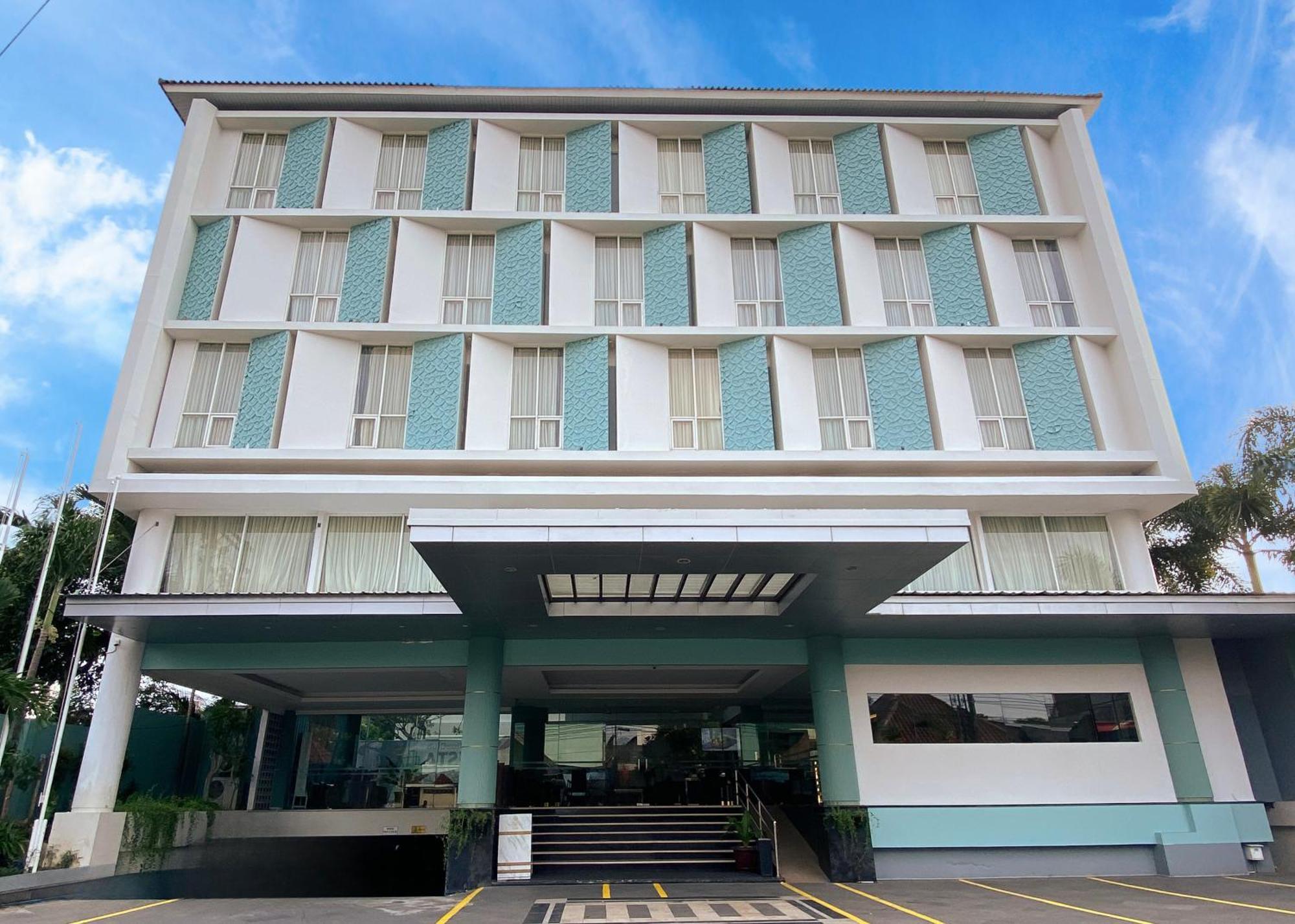 Luxury Malioboro Hotel Yogyakarta Bagian luar foto