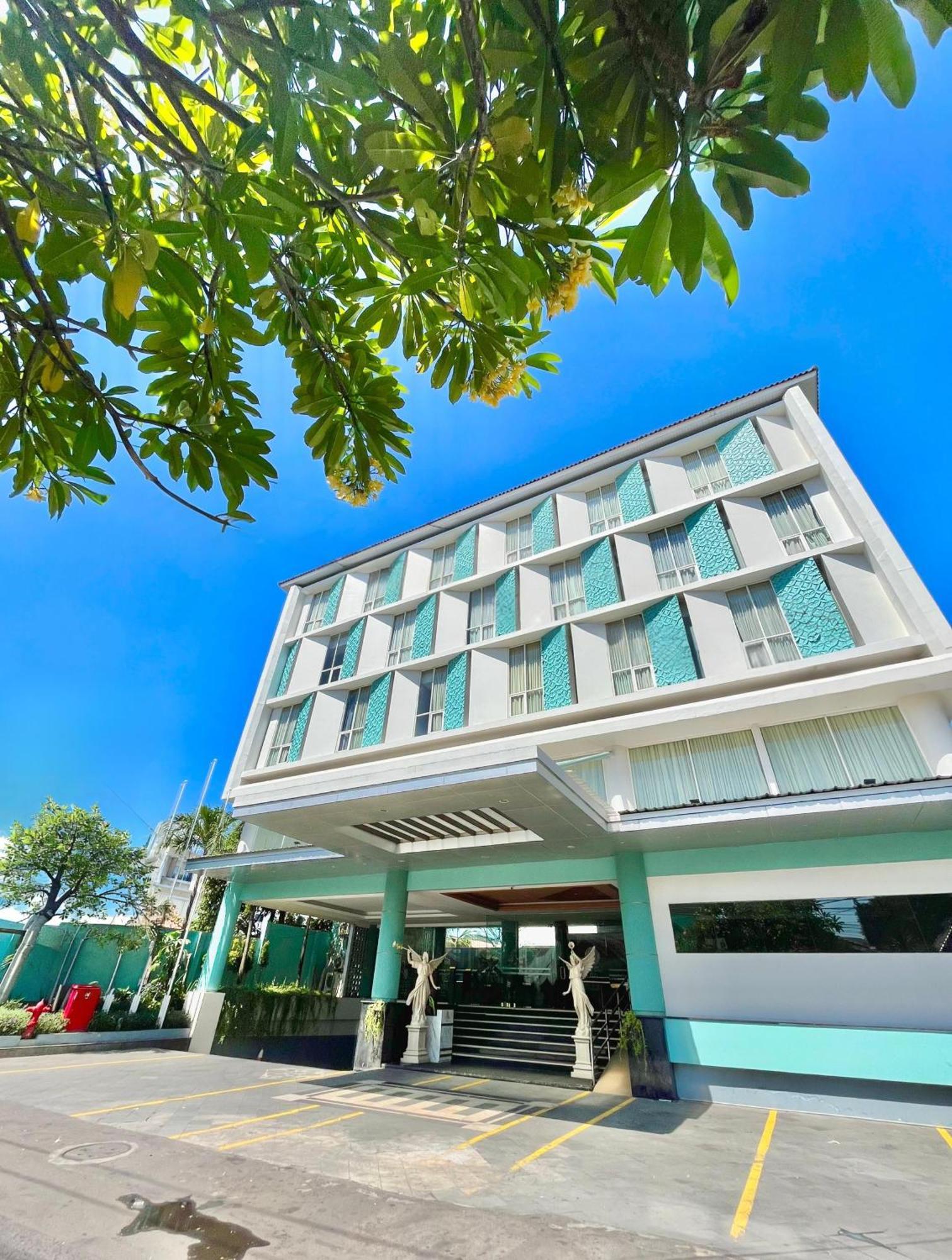 Luxury Malioboro Hotel Yogyakarta Bagian luar foto