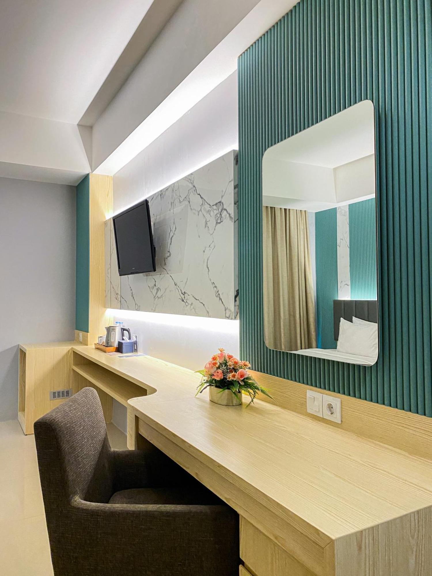 Luxury Malioboro Hotel Yogyakarta Bagian luar foto