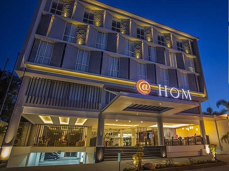 Luxury Malioboro Hotel Yogyakarta Bagian luar foto