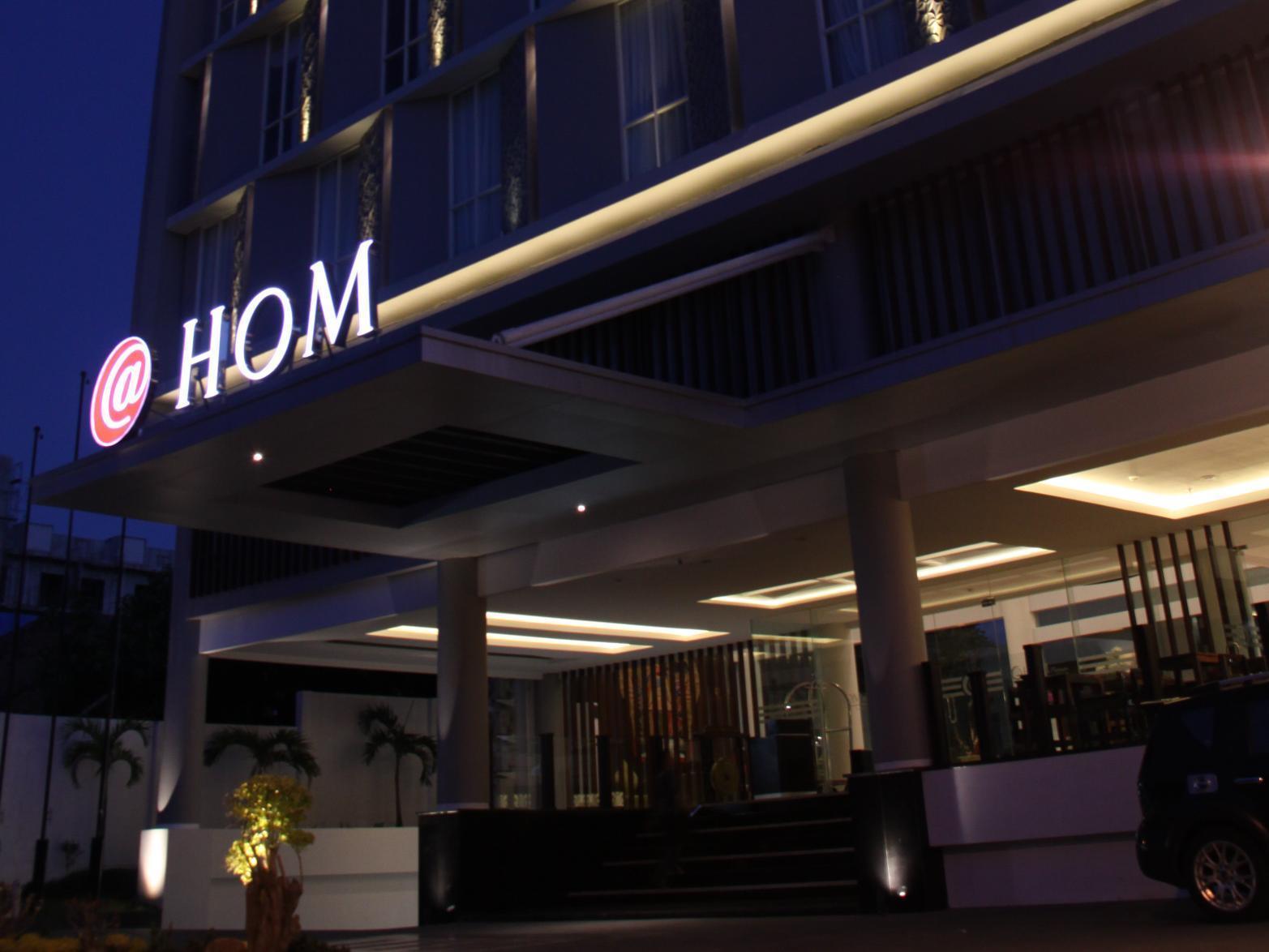 Luxury Malioboro Hotel Yogyakarta Bagian luar foto