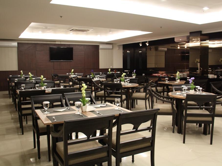Luxury Malioboro Hotel Yogyakarta Bagian luar foto